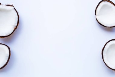 Olgun hindistan cevizi beyaz. Tropikal meyve nin en iyi görünümü.