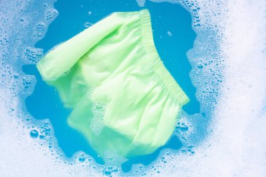 Yeşil bebek şort bebek çamaşır deterjanı su dissoluti emmek