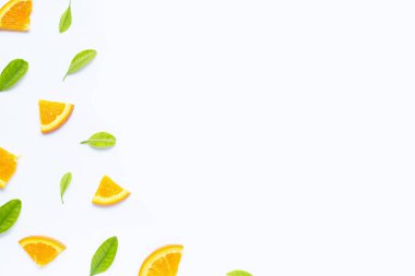 Yüksek C vitamini, sulu ve tatlı. Yeşil l taze portakal meyve