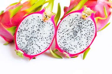 Ejderha meyve, pide beyaz izole. 