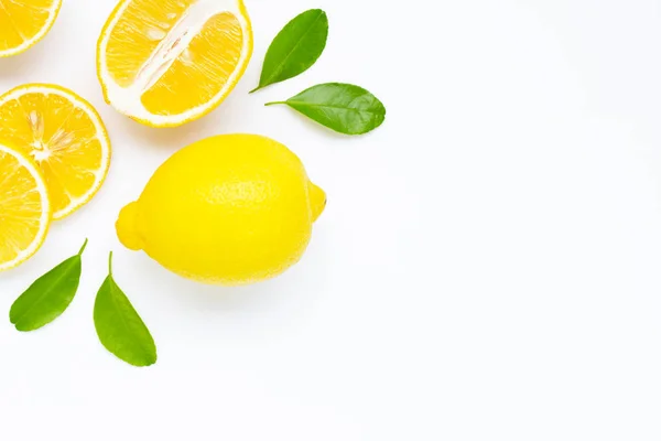 Lemon and slices with leaves isolated on white. — Stock Photo, Image