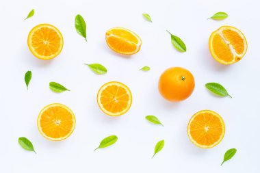 Yüksek C vitamini, sulu ve tatlı. Yeşil l taze portakal meyve