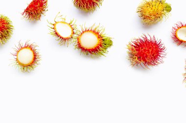 Rambutan beyaz üzerine izole.