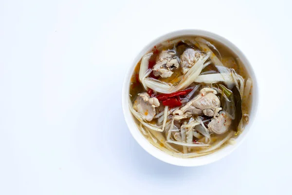 Curry Konservierte Bambussprossen Mit Schweinefleisch Auf Weißem Hintergrund Kopierraum — Stockfoto