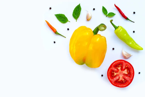 Різні Свіжі Овочі Трави Білому Тлі Харчові Кулінарні Інгредієнти Концепція — стокове фото