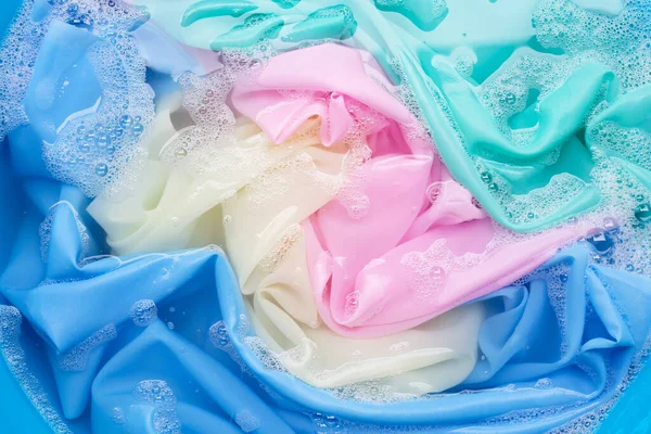 Kolor Ubrania Moczyć Proszku Rozpuszczania Wody Detergent Koncepcja Pralni — Zdjęcie stockowe