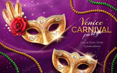 Mardi gras karnaval maskesi ve boncuklarla davet ediyoruz. Arka plan ile saten gül çiçek ve peacock feather Venedik maskeli balo el ilanı. Venedik parti yağ Salı. Festival afişi. Tatil