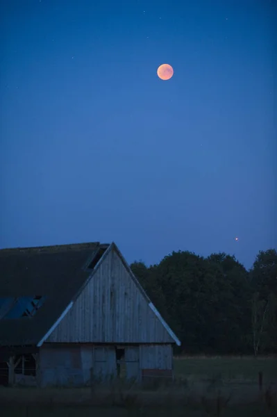 Lunar Eclipse 2018 Seen Countryside Netherlands Right Trees Planet Mars — Stock Photo, Image