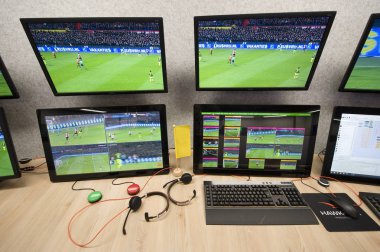 Zeist, Hollanda - 30 Kasım 2018: ' Arag Knvb Replay' Hollandalı Futbol Federasyonu genel merkezinde Var (video yardımcı hakem) çalıştığı Oda merkezidir.