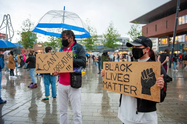 Enschede Niederlande Juni 2020 Demonstranten Demonstrieren Strömenden Regen Zentrum Von — Stockfoto