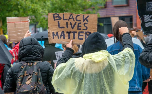 Demonstranten Demonstrieren Strömenden Regen Zentrum Von Enschede Gegen Die Tötung — Stockfoto