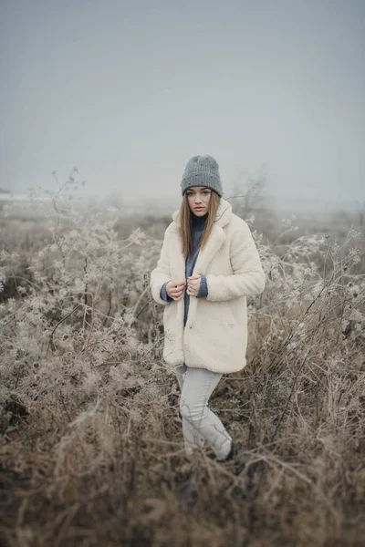 Girl White Fur Coat Icy Field — Stock Photo, Image