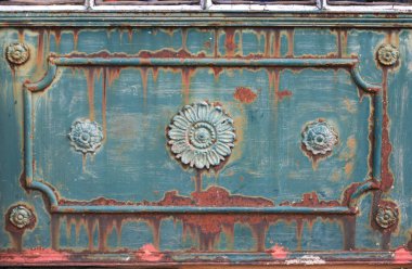 Eski ve yıpranmış demir zemin