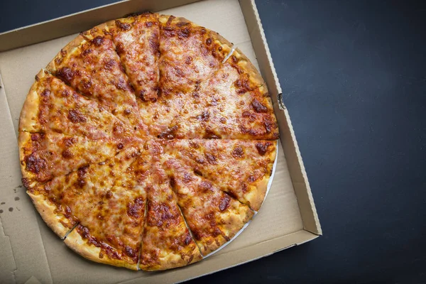 Delicious Cheese Pizza Fresh Oven Pizza Box — Stock Photo, Image