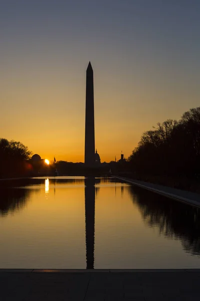 Памятник Вашингтону Рассвете Мемориала Линкольна — стоковое фото