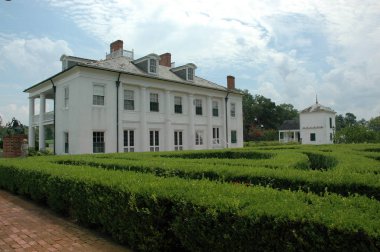 Wallace, Louisiana, Abd - 2019: Evergreen Plantation, Mississippi Nehri'nin batı tarafında bulunan St John The Baptist Parish, 1790 yılında inşa.