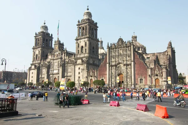 Mexiko Stadt Mexiko 2019 Metropolitankathedrale Mit Dem Metropolitanen Tabernakel Rechts — Stockfoto