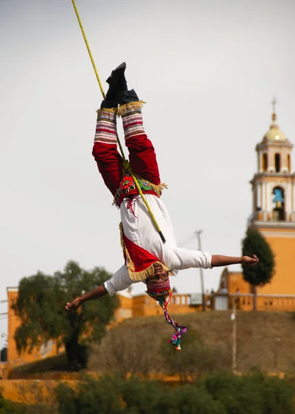 Cholula Puebla Meksika 2019 Los Voladores Olarak Bilinen Akrobatların Bir — Stok fotoğraf
