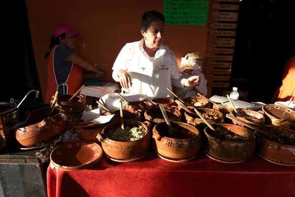 Huasca Ocampo Hidalgo México 2019 Una Mujer Vende Comida Tradicional — Foto de Stock