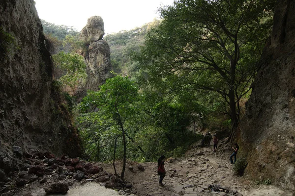 Uma Vista Panorâmica Perto Topo Montanha Tepozteco Tepoztlan Morelos México — Fotografia de Stock