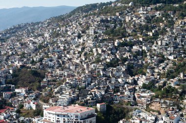 Taxco de Alarcn, Guerrero, Meksika - 2019: Şehrin panoramik manzarası.