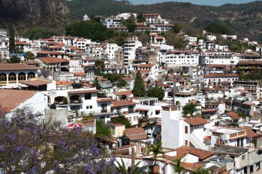Taxco de Alarcn, Guerrero, Meksika - 2019: Şehrin panoramik manzarası.