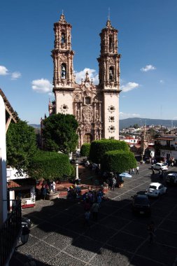 Taxco de Alarcn, Guerrero, Meksika - 2019: Santa Prisca Kilisesi Manzarası (Templo de Santa Prisca).