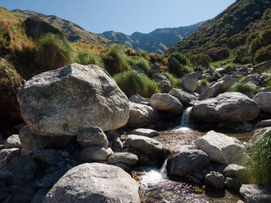 Pasos Malos çayının manzarası. Villa de Merlo, San Luis, Arjantin