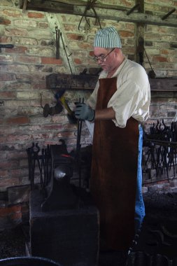 Baton Rouge, Louisiana, Abd - 2019: Lsu Rural Life Museum'da bir demirci, Louisiana tarihinin bir açık hava müzesi.