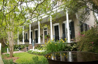 St Francisville, Louisiana, Abd - 2019: Şehrin karakteristik tarzışehir yakınlarındaki bir evin görünümü.