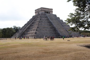 Yucatan Eyaleti, Meksika - 2019: Kukulcan Tapınağı, Chichen Itza arkeolojik alanı, Unesco Dünya Mirası Alanı.