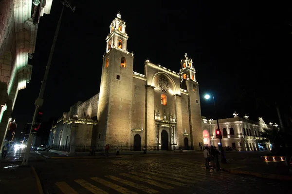 梅里达 尤卡坦 墨西哥 2019 梅里达大教堂的外景 建在玛雅遗址蒂霍遗址上 是美洲大陆上第一座落成的大教堂 — 图库照片