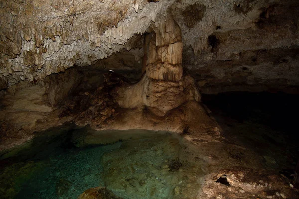 Interieur Van Een Cenote Ondergrondse Rivier Sinkhole Gelegen Hacienda Sotuta — Stockfoto