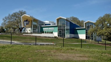 Baton Rouge, Louisiana, ABD - 2020: BREC City-Brooks Community Park 'ta yer alan kâr amacı gütmeyen özel bir kuruluş olan Knock Knock Children' s Museum 'un dış görünümü.