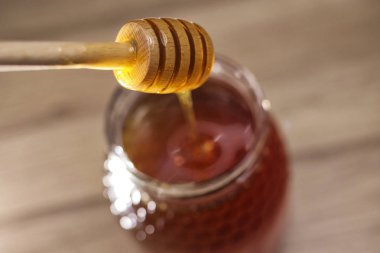 bal ve tahta kaşık