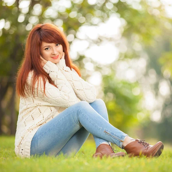 Young Woman Walking Park Beauty Nature Scene Colorful Background Spring — Stock Photo, Image