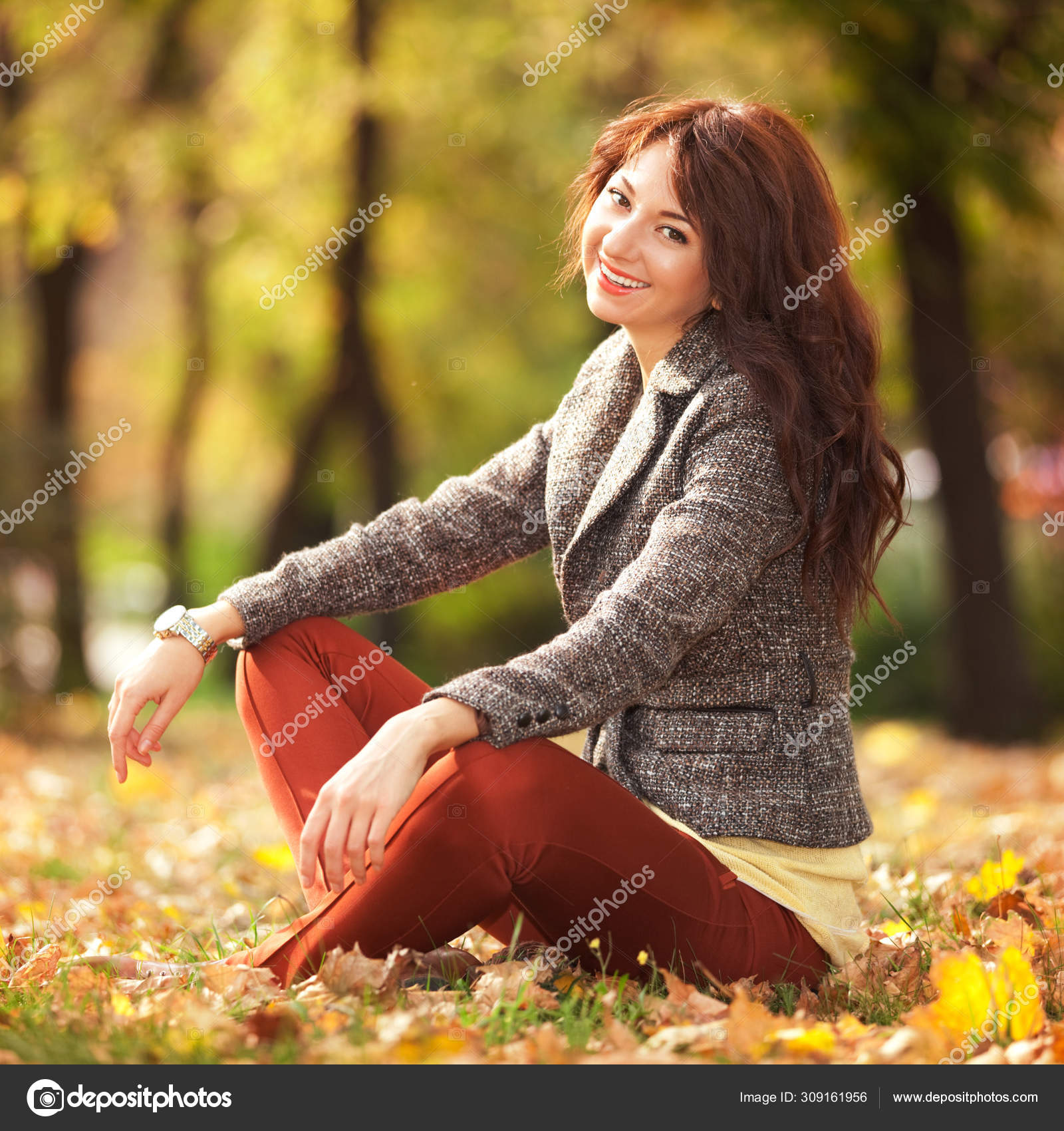 Young Pretty Woman Relaxing In The Autumn Park Beauty Nature