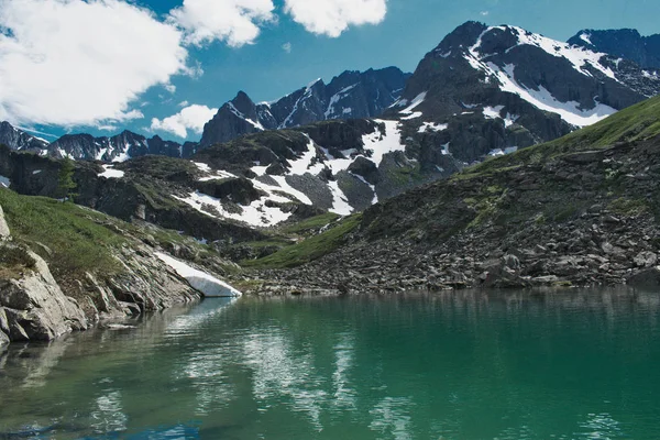 Καθρέφτης Από Μια Ορεινή Λίμνη — Φωτογραφία Αρχείου