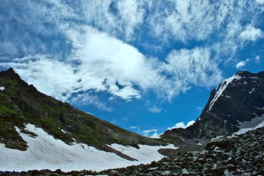 Altay dağ kar gökyüzü bulut