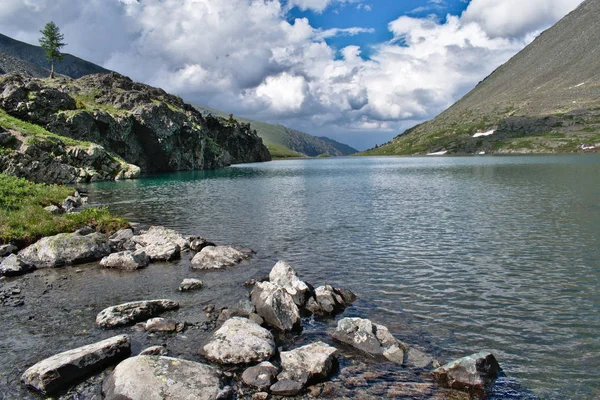 Lago Montagna Akchan Altai — Foto Stock