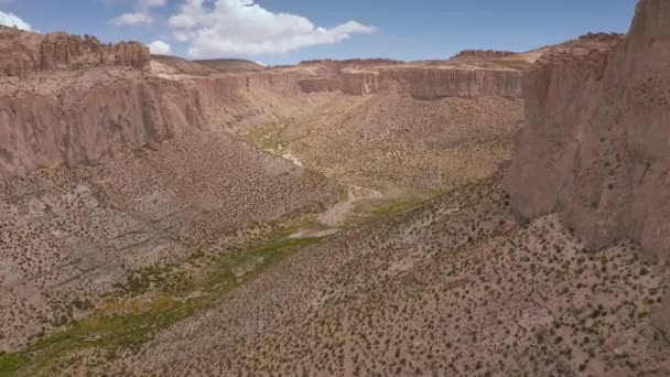 Аеростат у каньйоні Інка (Болівія).. — стокове відео