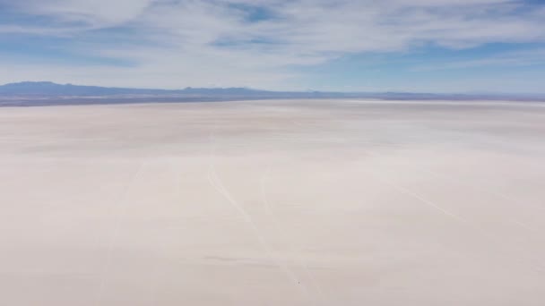 Ar 360 panorâmico sobre Uyuni salar. Bolívia . — Vídeo de Stock