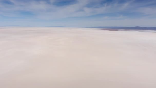 Flyg 360 panorama över Uyuni salar. Bolivia. — Stockvideo