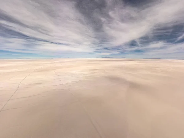 Vista aérea de la mañana sobre el salar Uyuni. Sur de Bolivia . — Foto de Stock