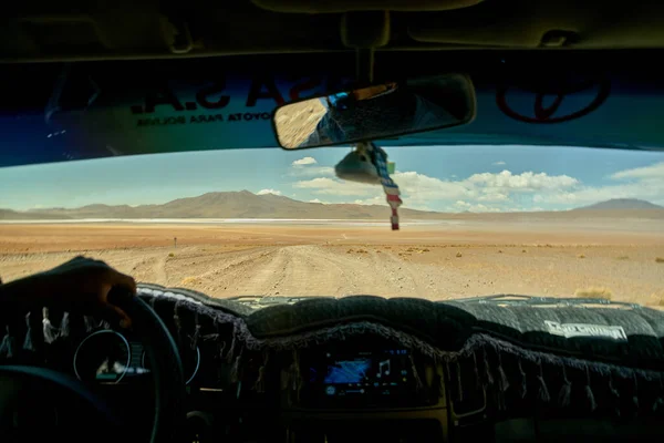 Pulacayo città, Sud della Bolivia, 20 dicembre 2019, Old Van Pickup 4x4. — Foto Stock