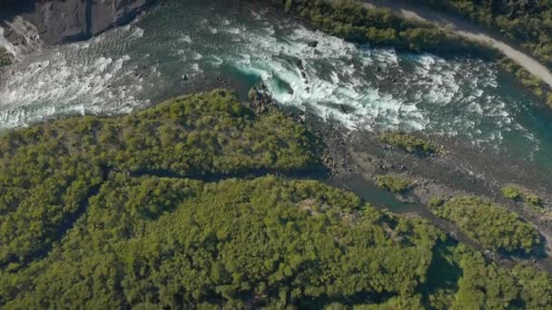 Paesaggio aereo del vulcano Osorno e delle cascate di Petrohue - Puerto Varas, Cile, — Video Stock