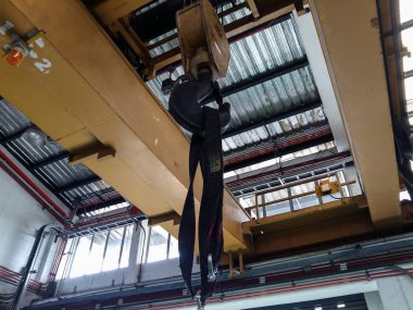 Vinç kanca yükleme altında 