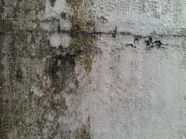 Kirli duvar ve çatlamak