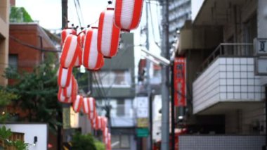 Kagurazaka, Tokyo/Japonya - 28 Temmuz 2017: Onun Tokyo şehir merkezi bir konumda. fotoğraf makinesi: Canon Eos 7d
