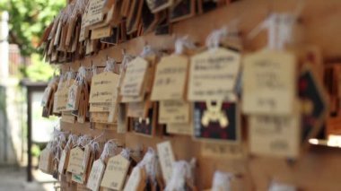 Tokyo/Japonya - 11th Ağustos 2017: Onun bir adak talet Japonca tapınak içinde. fotoğraf makinesi: Canon Eos 7d